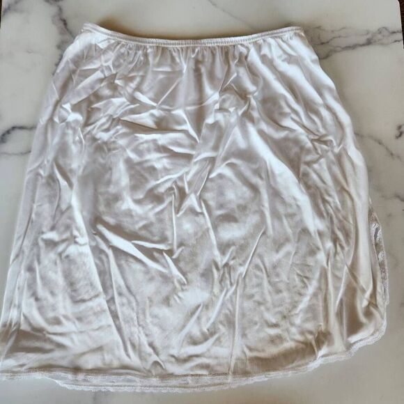 Vassarette M womens white skirt slip slip on - Picture 1 of 4